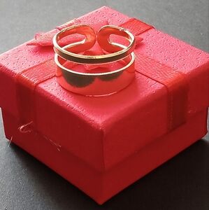 Elegant Gold-Tone Women's Ring Set